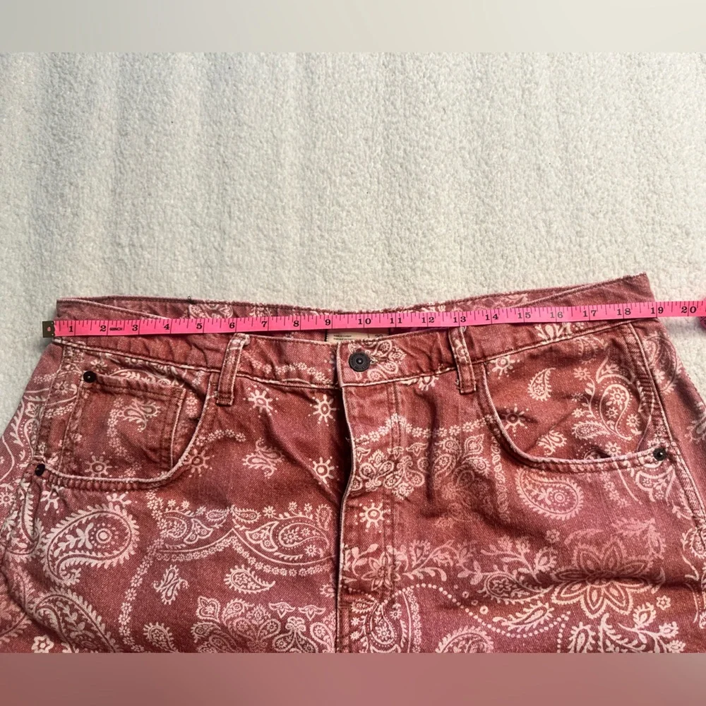 We The Free Free People Good Luck Printed Barrel Jeans EUC - Picture 9 of 12